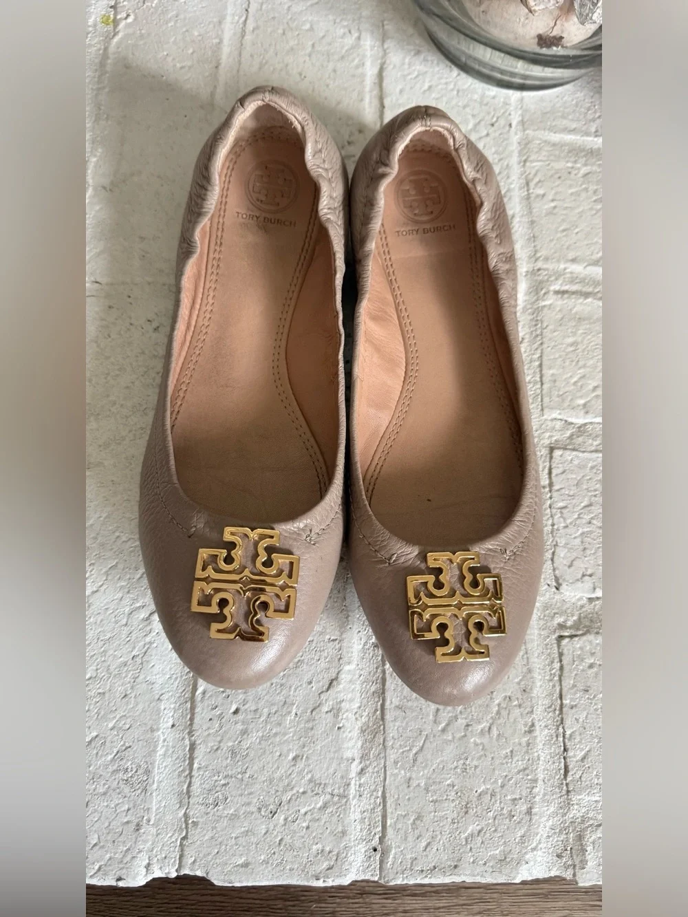 Tory Burch Reva Ballet Flats Women’s Size 7M Taupe Leather Gold Logo